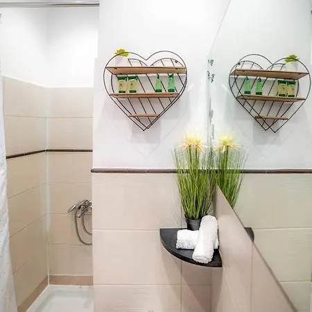 Luxury Town Center Suite, A1 *